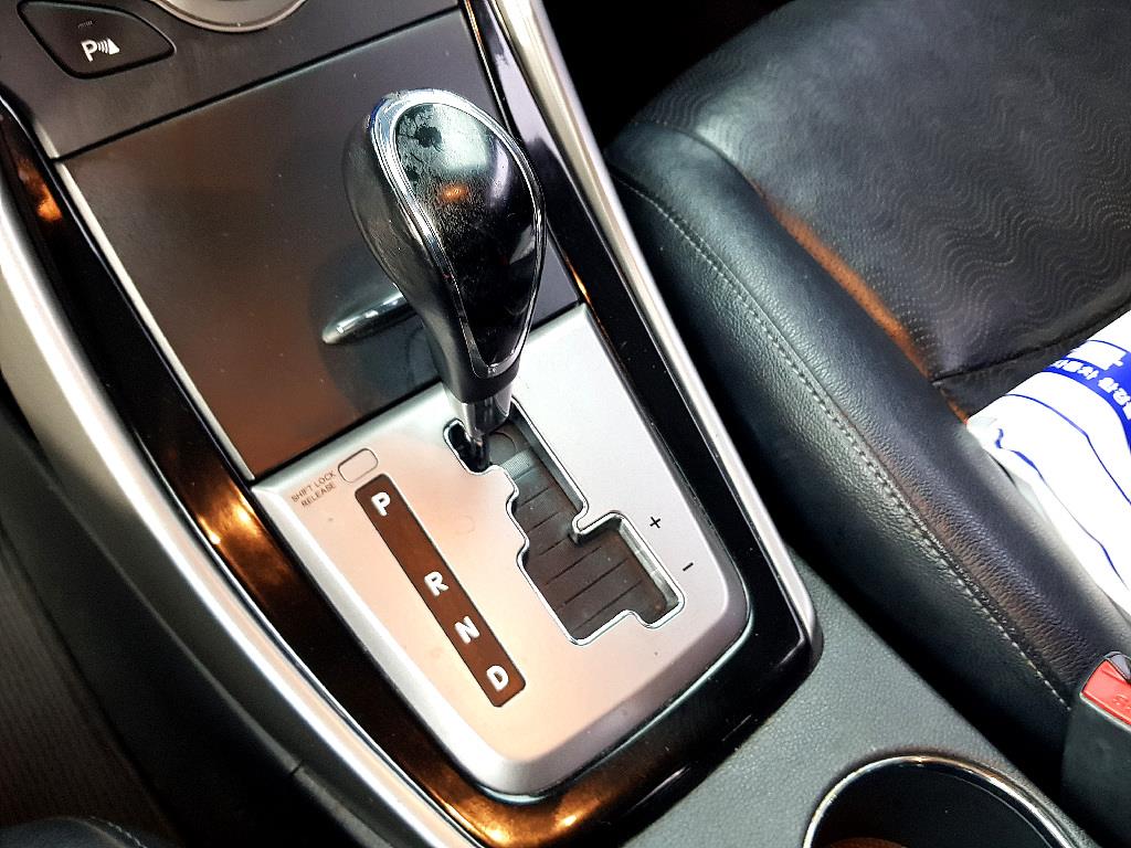 HYUNDAI Avante 2013 Blanco - Importación desde Corea - HF Imports Iquique - Foto 15