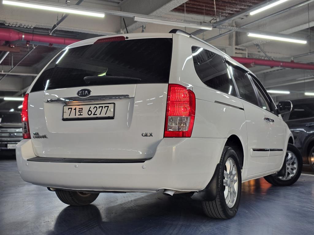 KIA Carnival - Vista 3