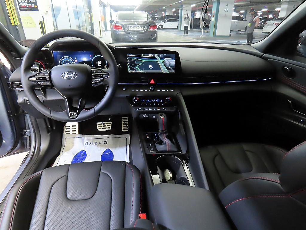 HYUNDAI Avante - Vista 10