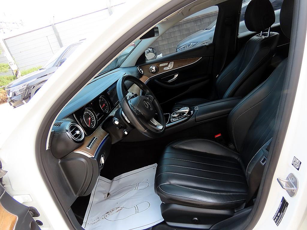 Mercedes Benz E class - Vista 5