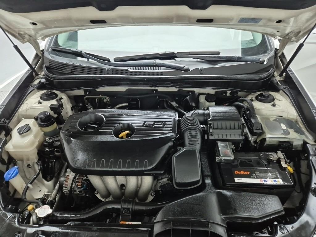 HYUNDAI Sonata - Vista 5