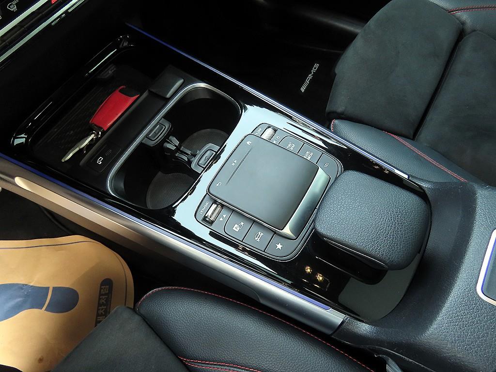 Mercedes Benz GLB Class - Vista 11