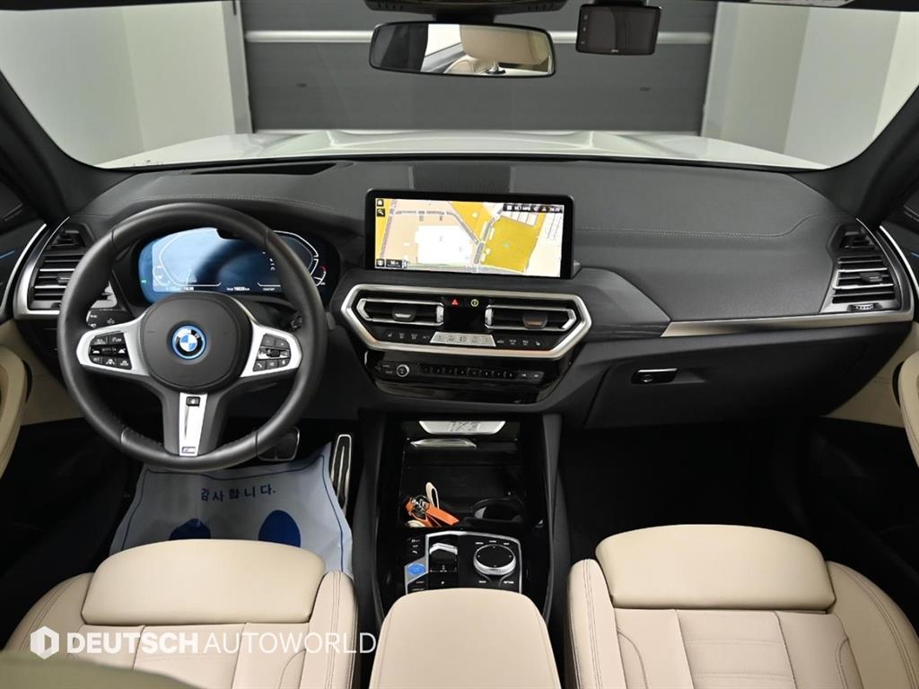 BMW iX3 - Vista 7