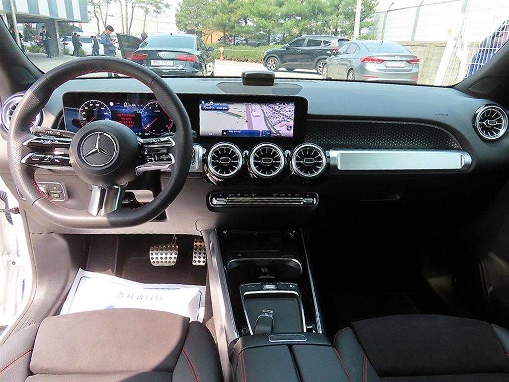 Mercedes Benz GLB Class - Vista 7