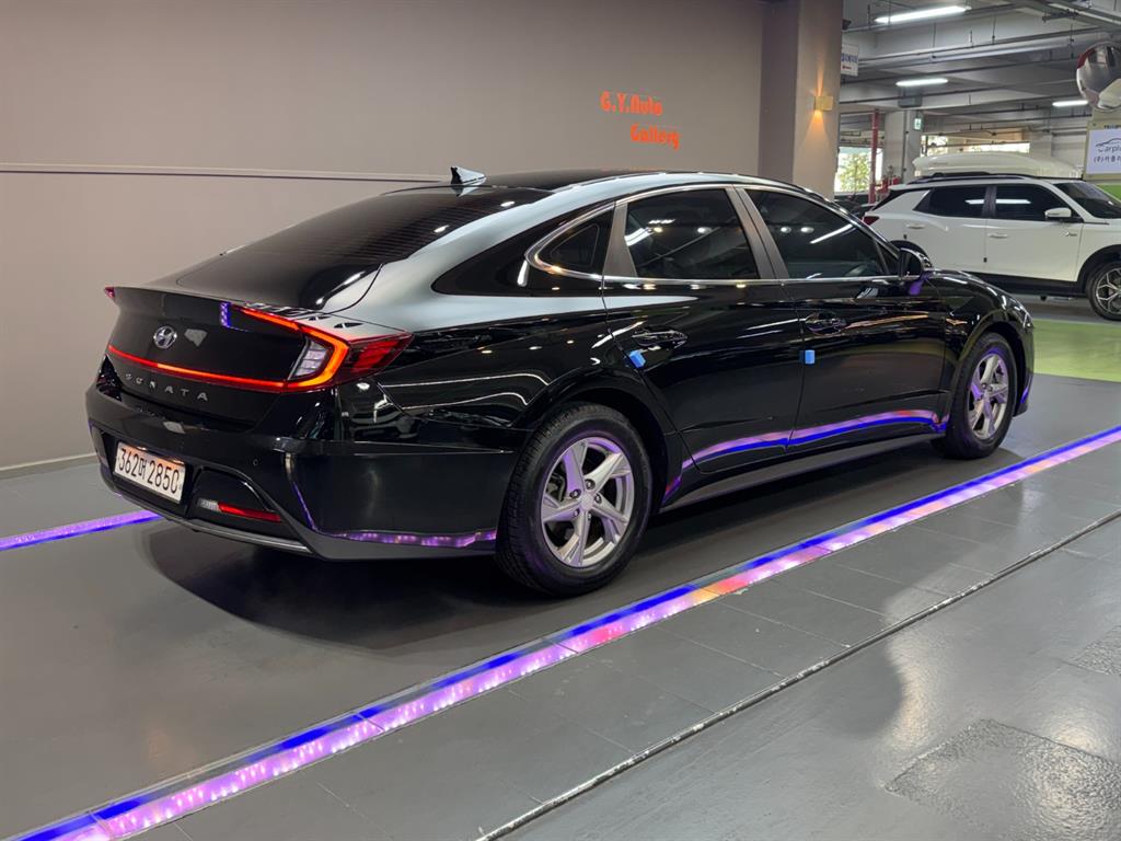 HYUNDAI Sonata - Vista 3