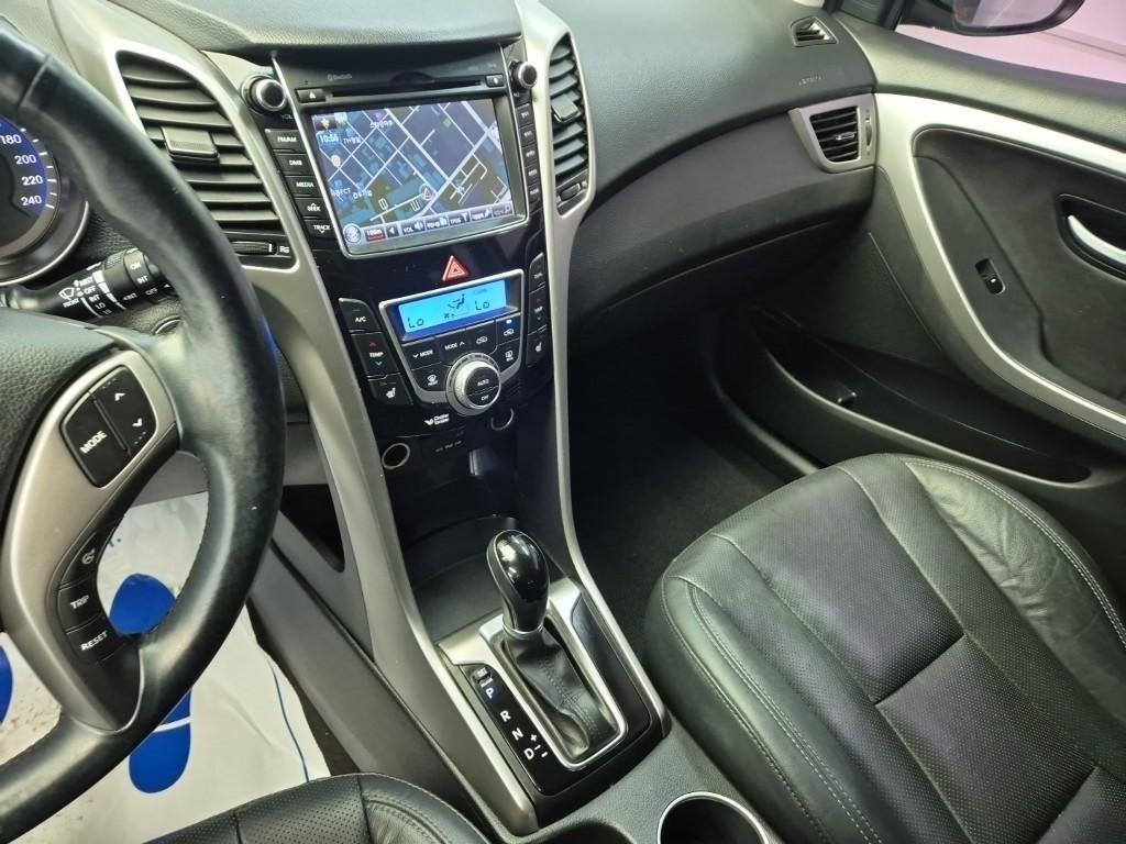 HYUNDAI i30 - Vista 10