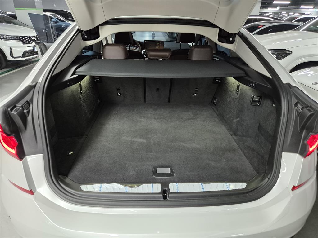 BMW Gran Turismo 2022 Blanco - Importación desde Corea - HF Imports Iquique - Foto 17