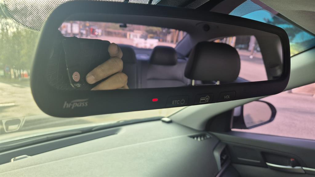 HYUNDAI Avante - Vista 10