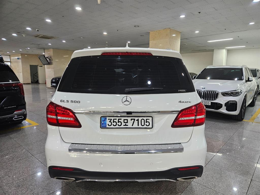 Mercedes Benz GLS Class - Vista 4