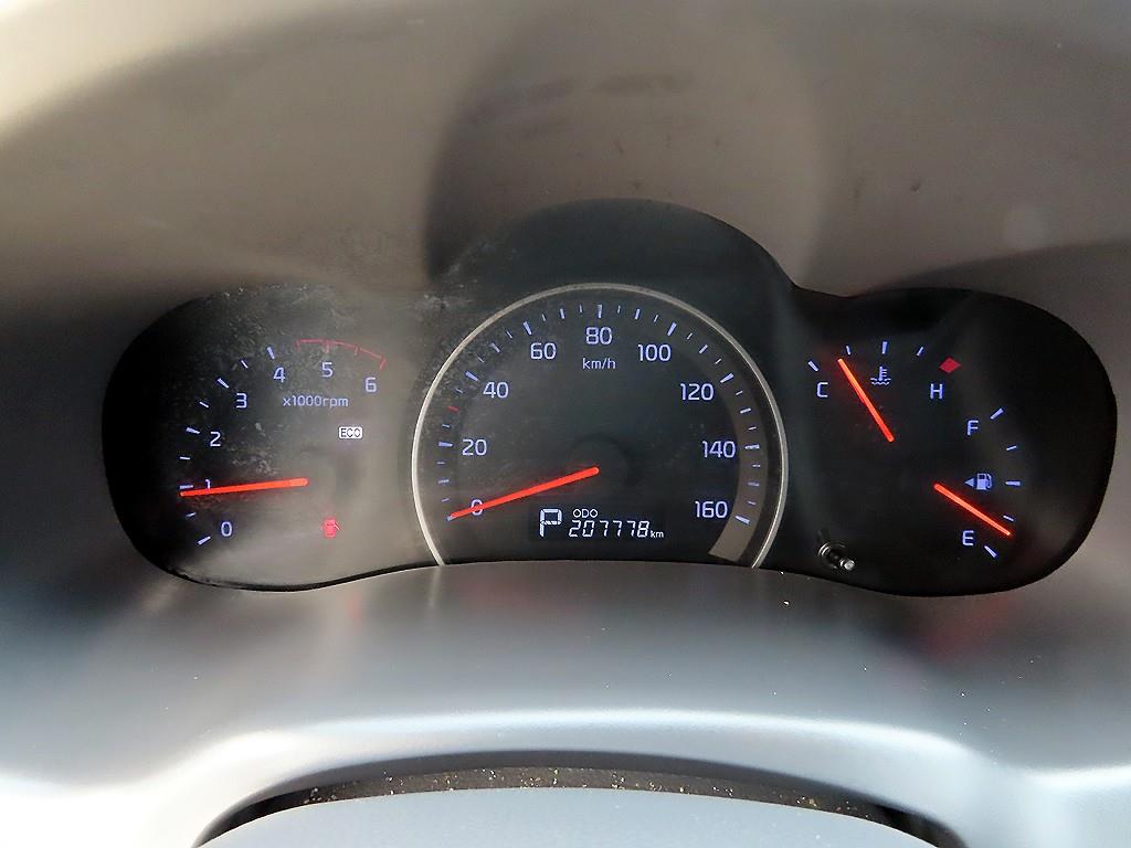 KIA Carnival - Vista 10