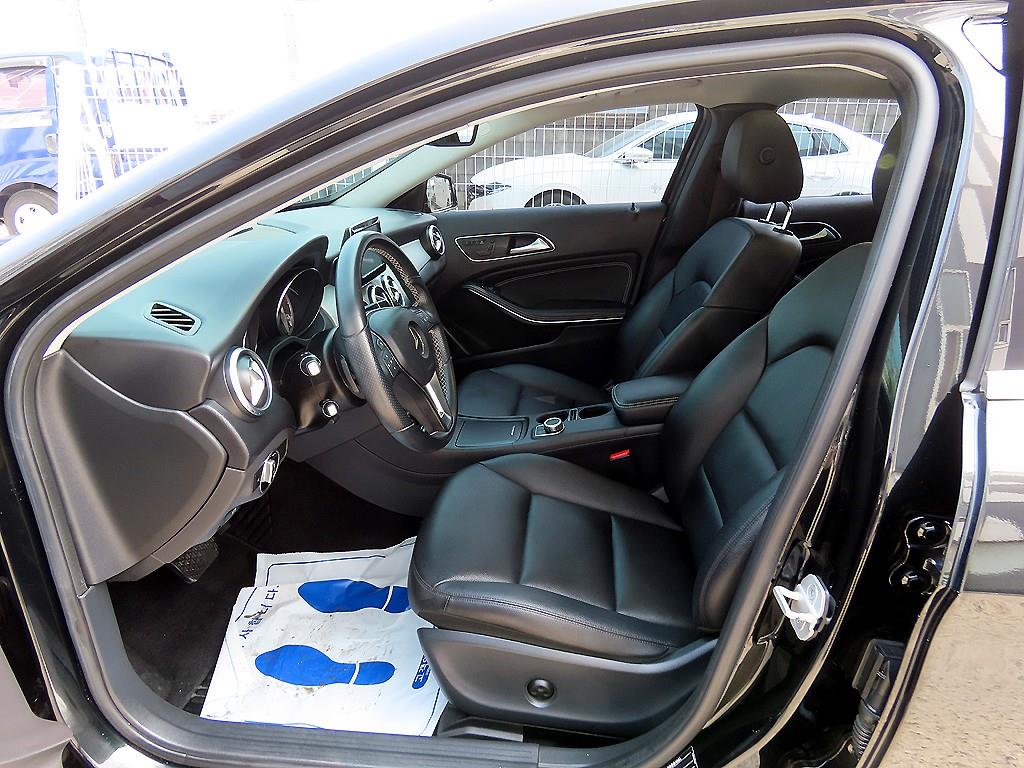 Mercedes Benz GLA Class - Vista 5