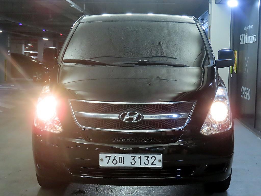 HYUNDAI Starex - Vista 2