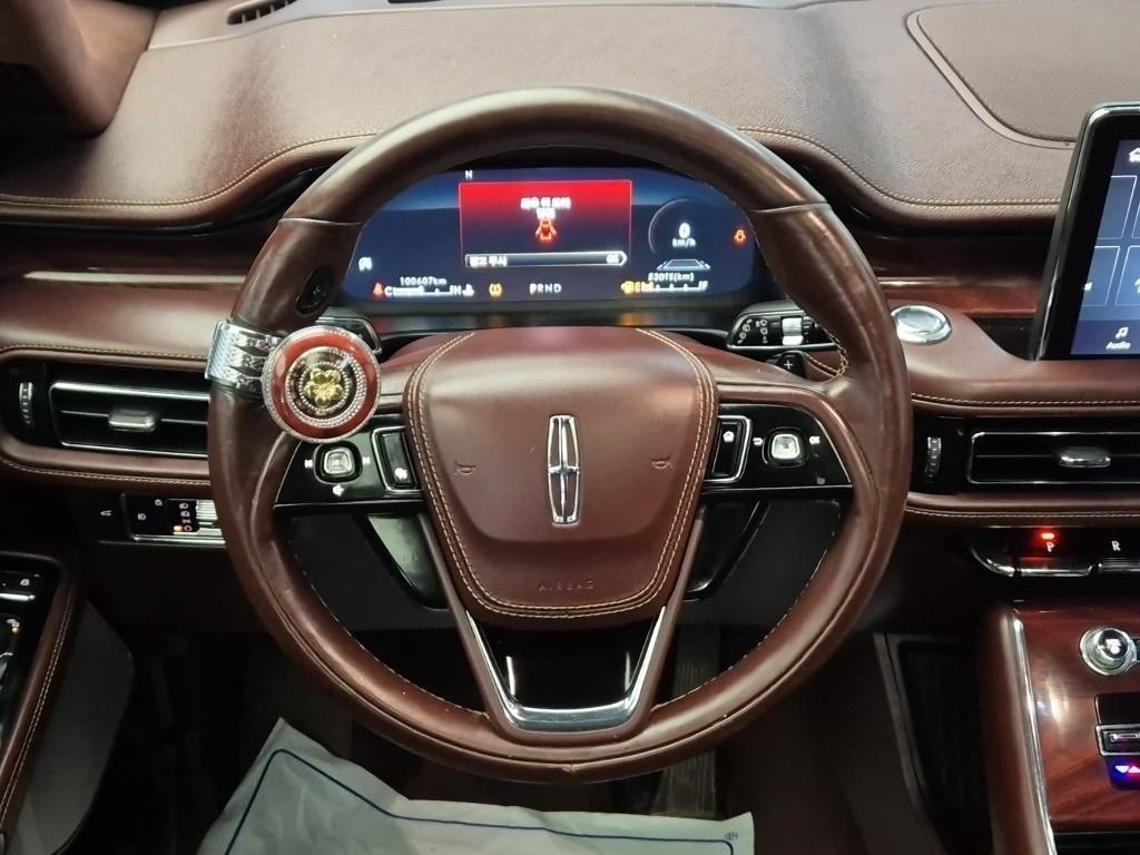 Lincoln Aviator - Vista 9