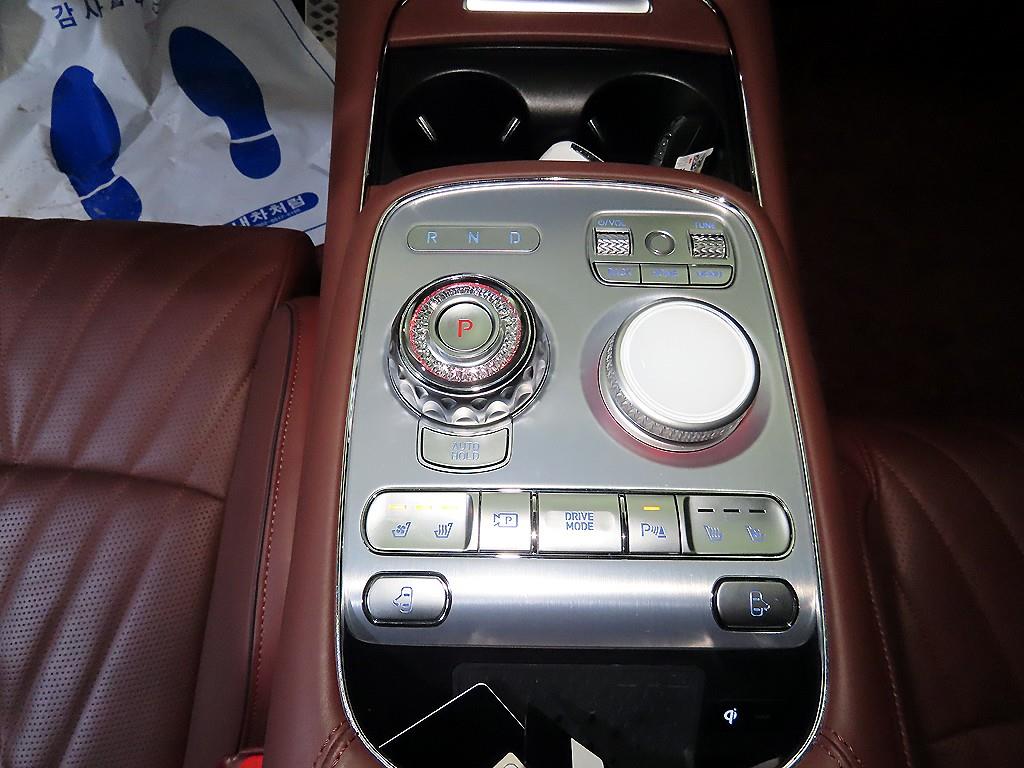 Genesis G90 - Vista 12