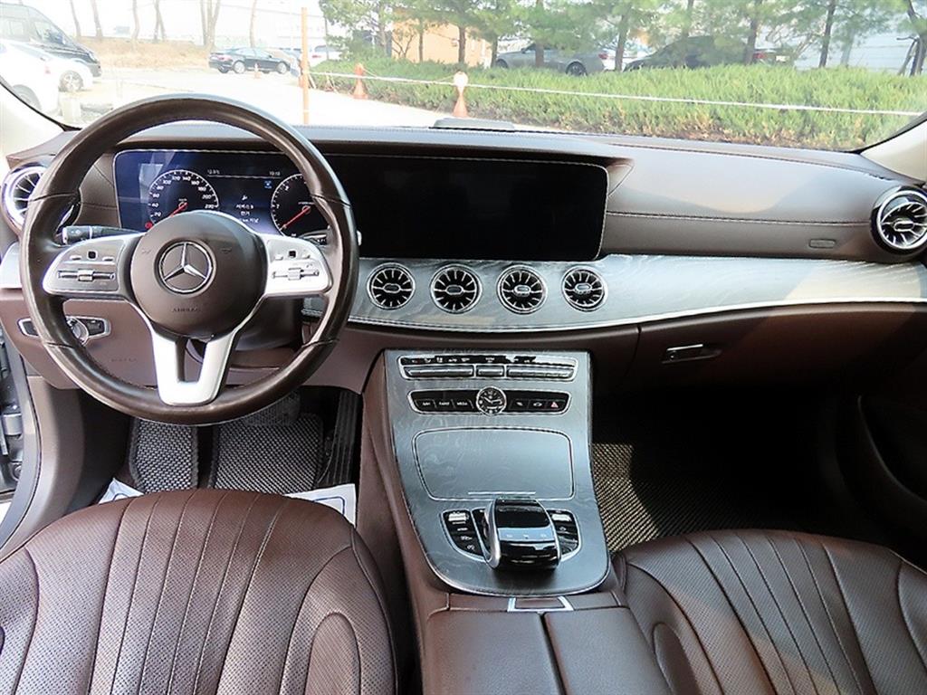 Mercedes Benz CLS Class - Vista 7