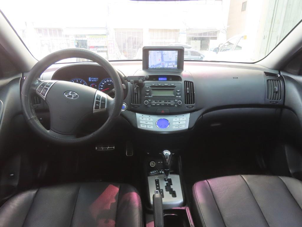 HYUNDAI Avante - Vista 7