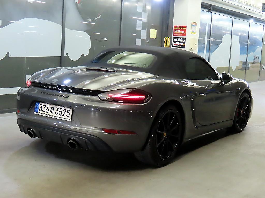 Porsche 718 - Vista 4
