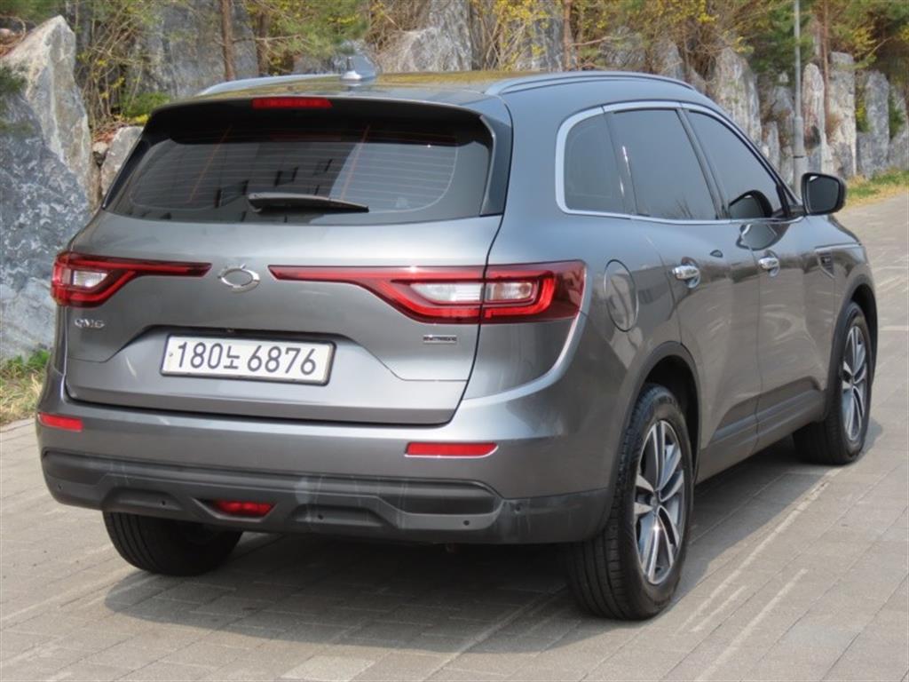 SAMSUNG QM6 - Vista 5