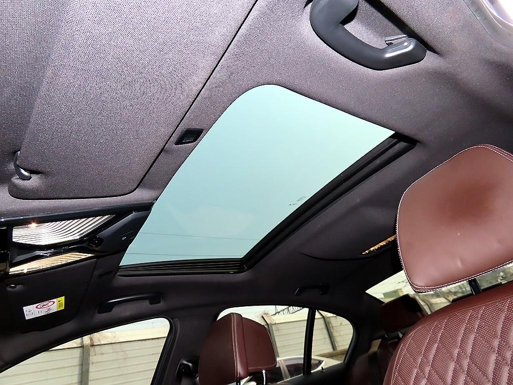 BMW 5 Series 2021 Negro - Importación desde Corea - HF Imports Iquique - Foto 18