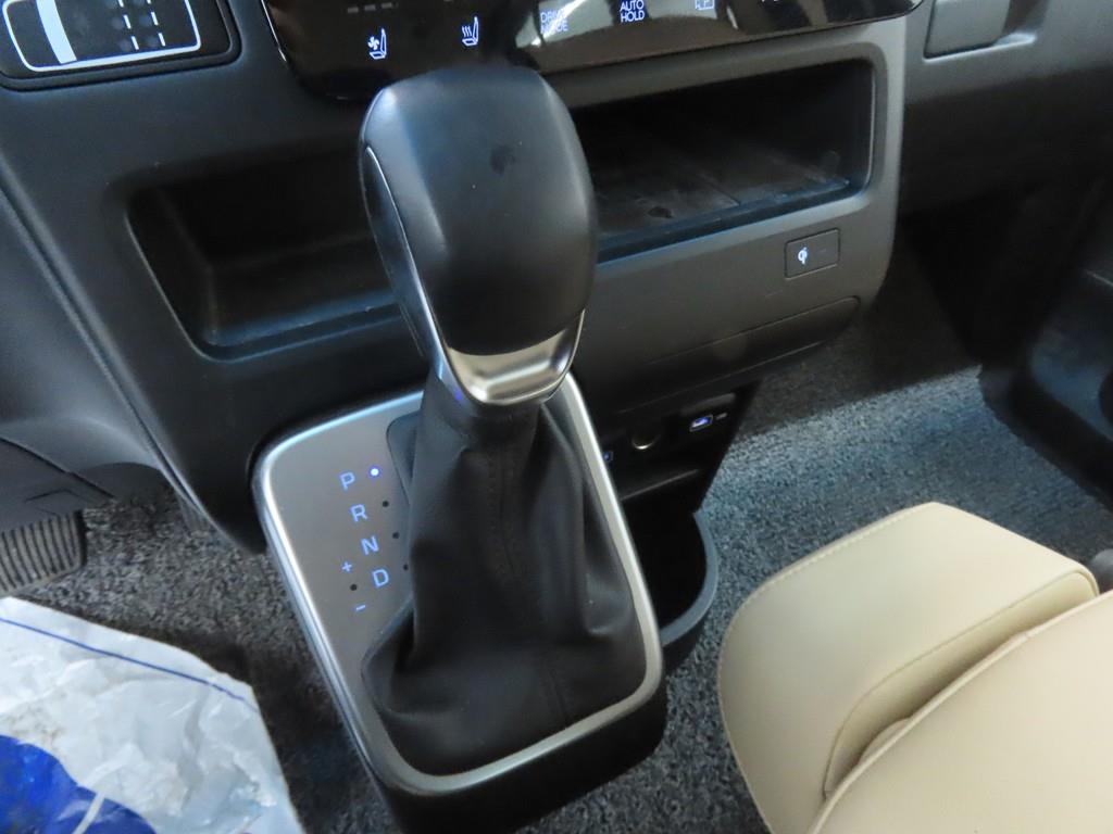 HYUNDAI Staria - Vista 11