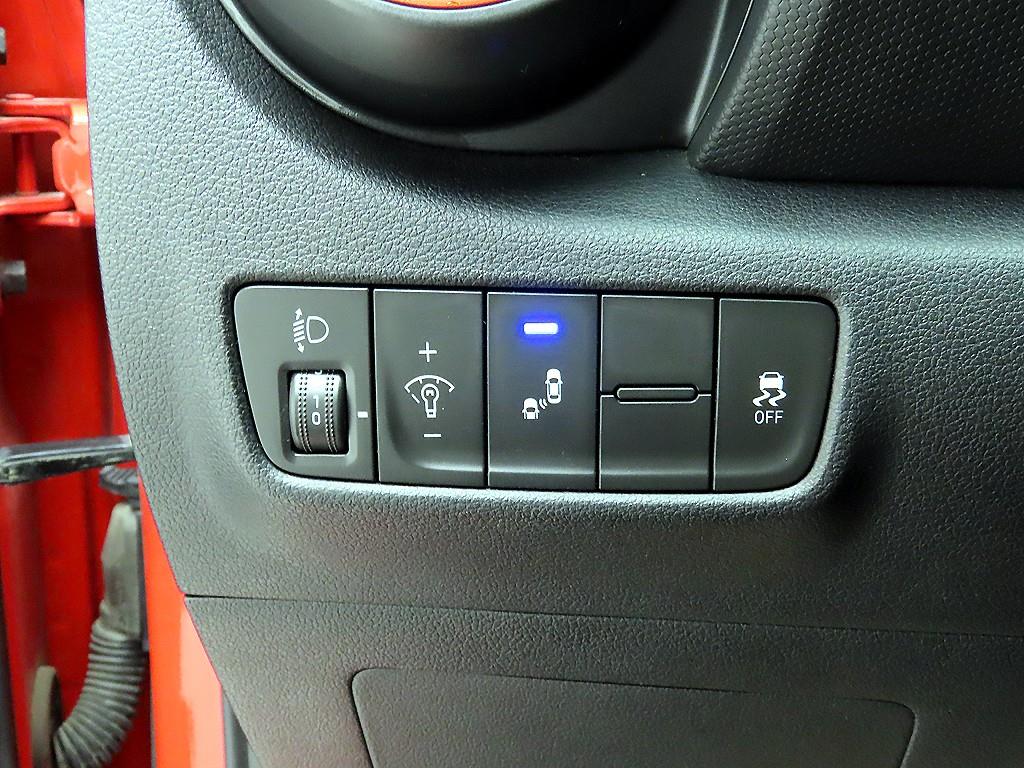 HYUNDAI Kona - Vista 12