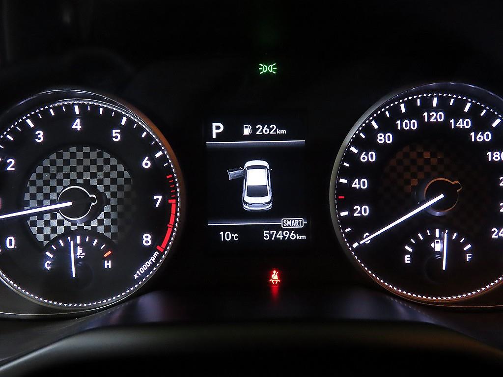 HYUNDAI Avante - Vista 9