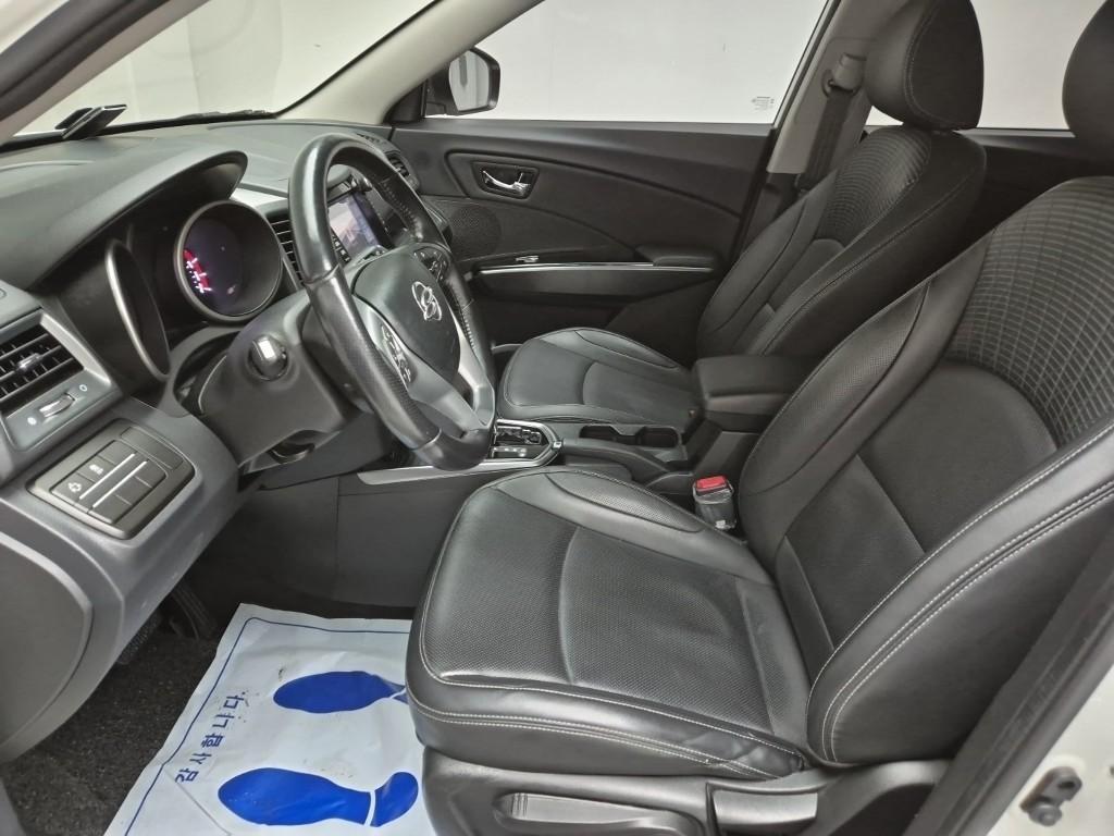 Ssangyong Tivoli - Vista 11