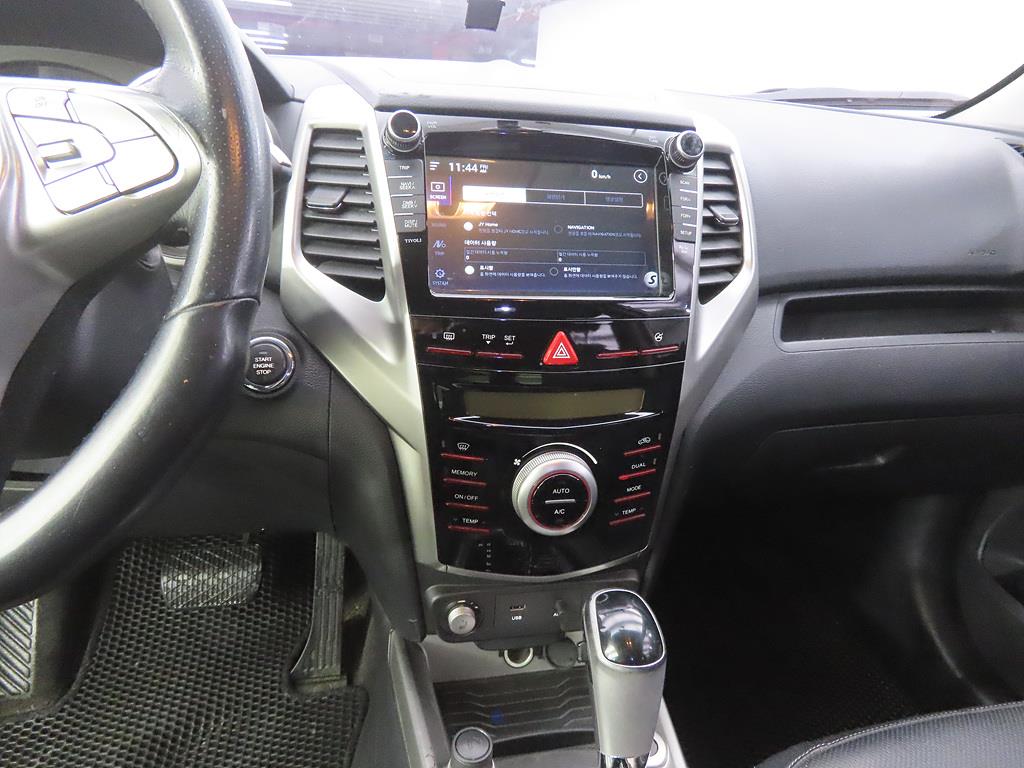 Ssangyong Tivoli - Vista 10