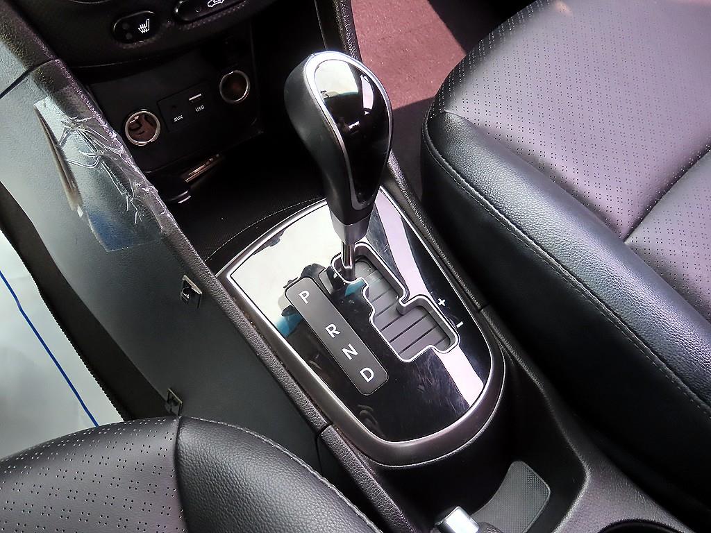 HYUNDAI Accent - Vista 10