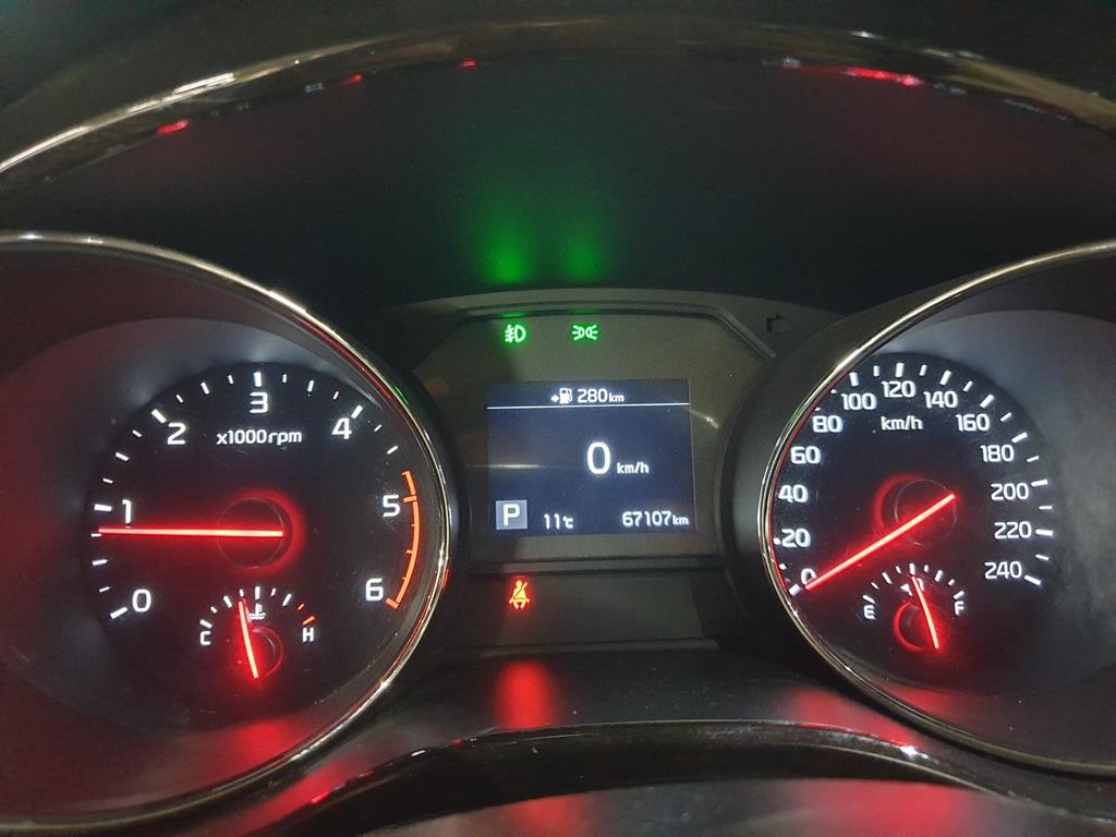 KIA Carnival - Vista 5