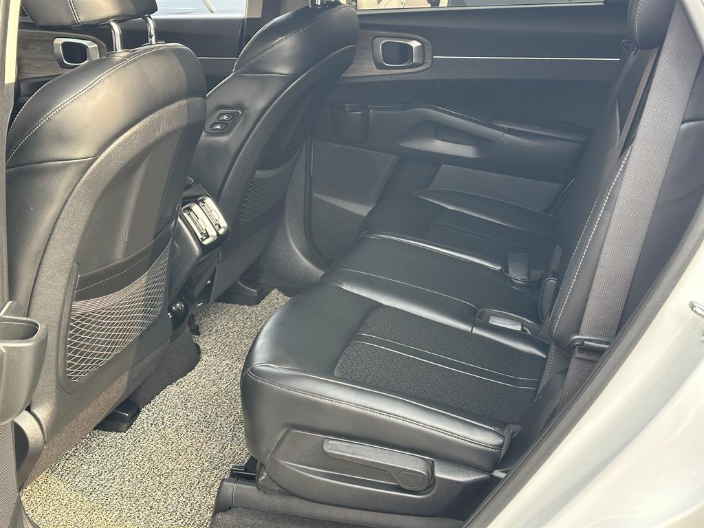 KIA Sorento - Vista 8