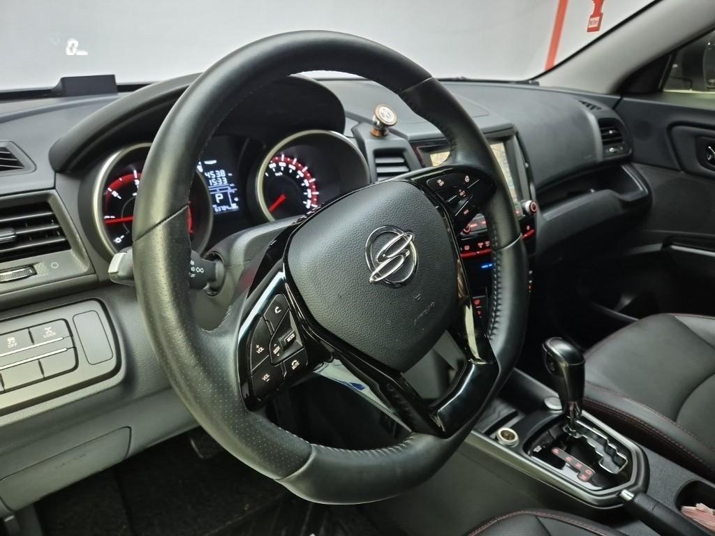 Ssangyong Tivoli - Vista 9