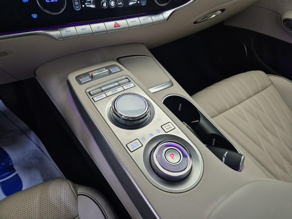 Genesis GV70 - Vista 7