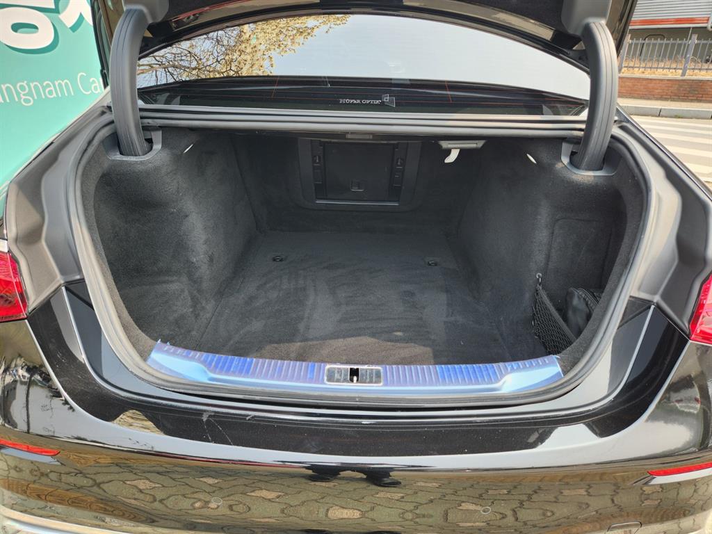 Mercedes Benz S Class - Vista 5