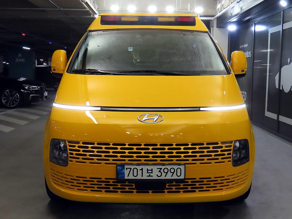 HYUNDAI Staria - Vista 2