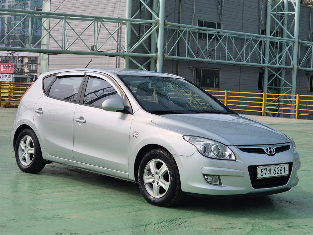 HYUNDAI i30 - Vista 3