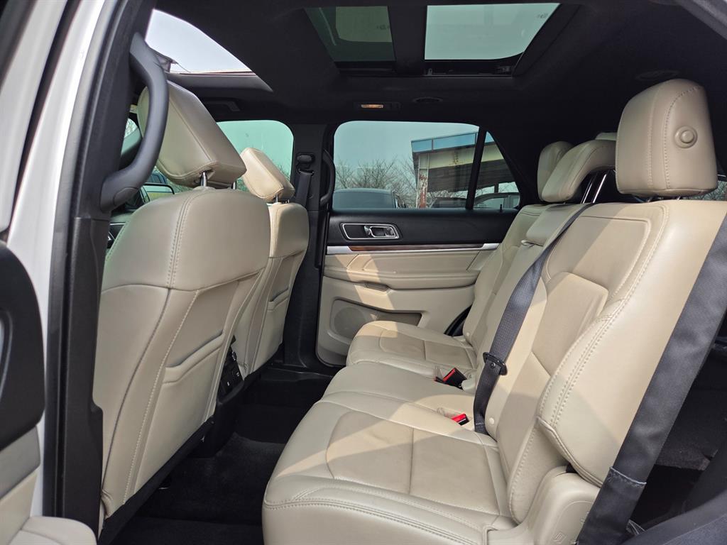 Ford Explorer - Vista 8