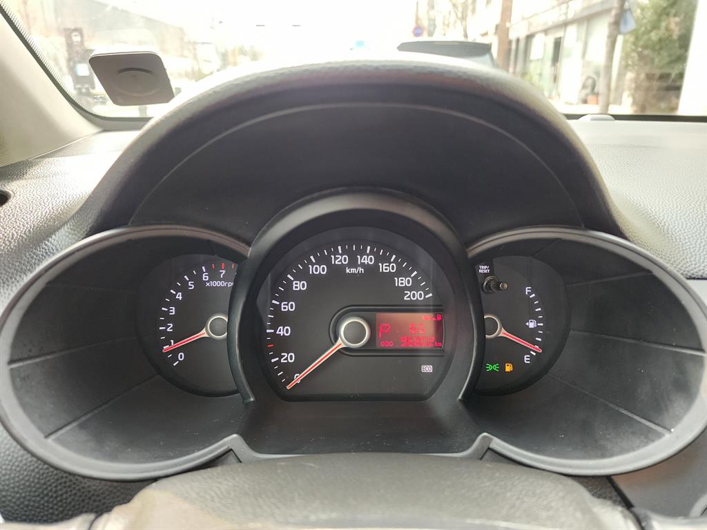 KIA Morning - Vista 9