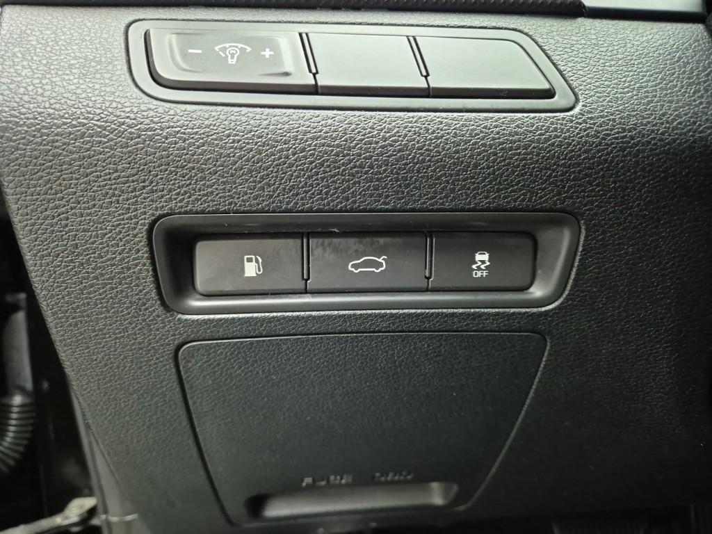 HYUNDAI Sonata - Vista 12