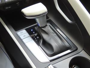 HYUNDAI Avante - Vista 12