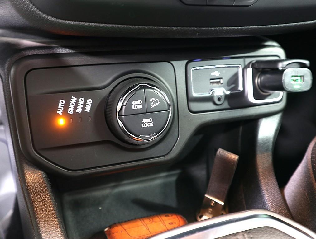 Jeep Renegade 2018 Negro - Importación desde Corea - HF Imports Iquique - Foto 15