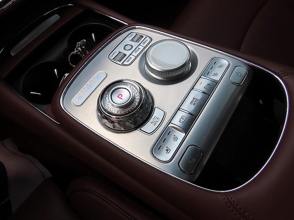 Genesis G90 - Vista 11