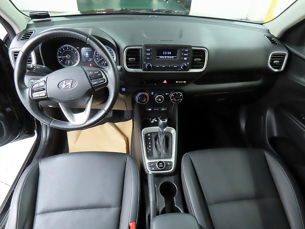 HYUNDAI Venue - Vista 7