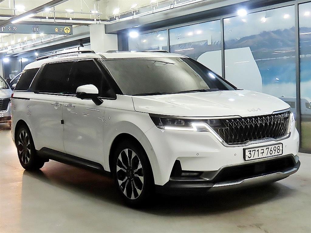 KIA Carnival 2023 Blanco - Importación desde Corea - HF Imports Iquique - Foto 1