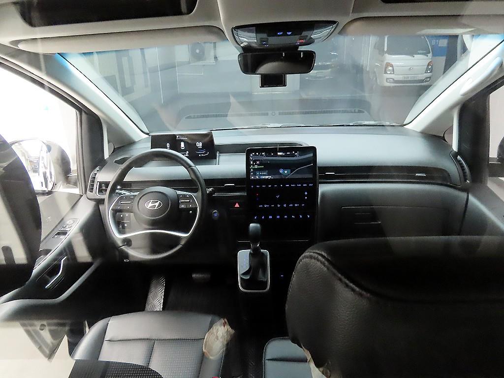 HYUNDAI Staria - Vista 8