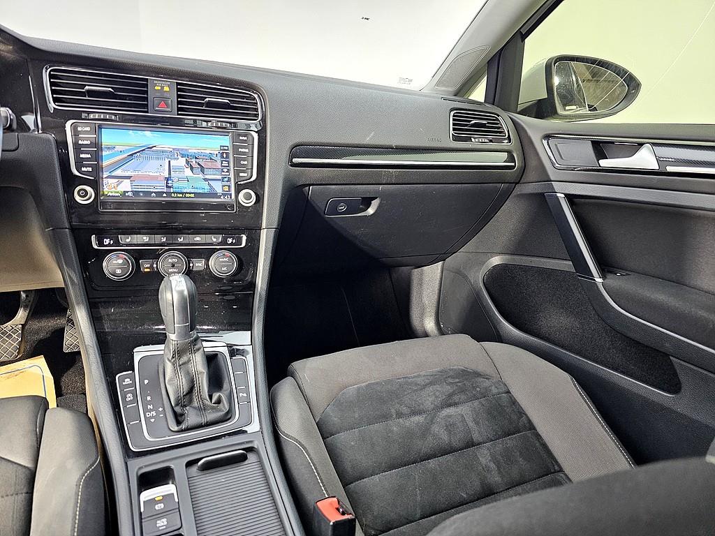 Volkswagen Golf - Vista 10