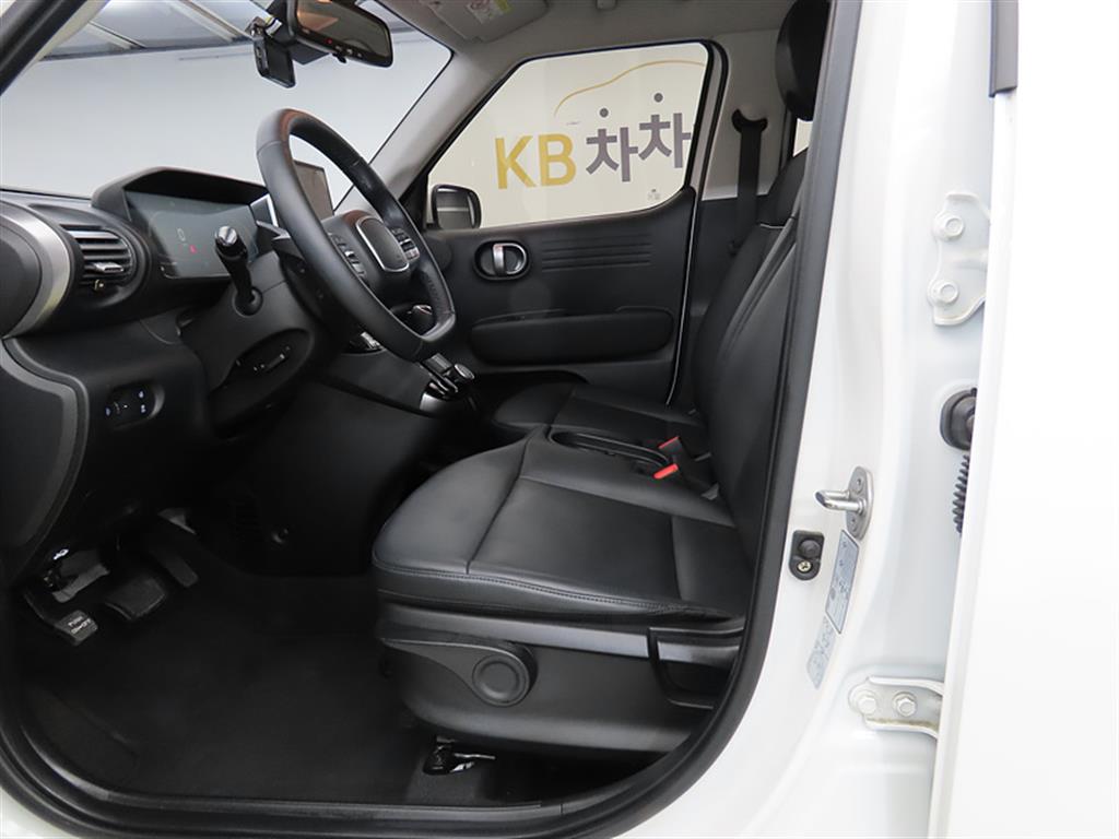 HYUNDAI Casper - Vista 5