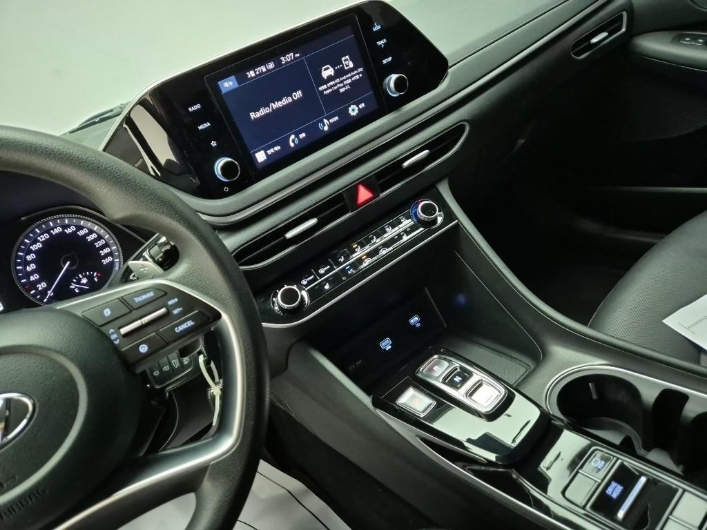 HYUNDAI Sonata - Vista 10