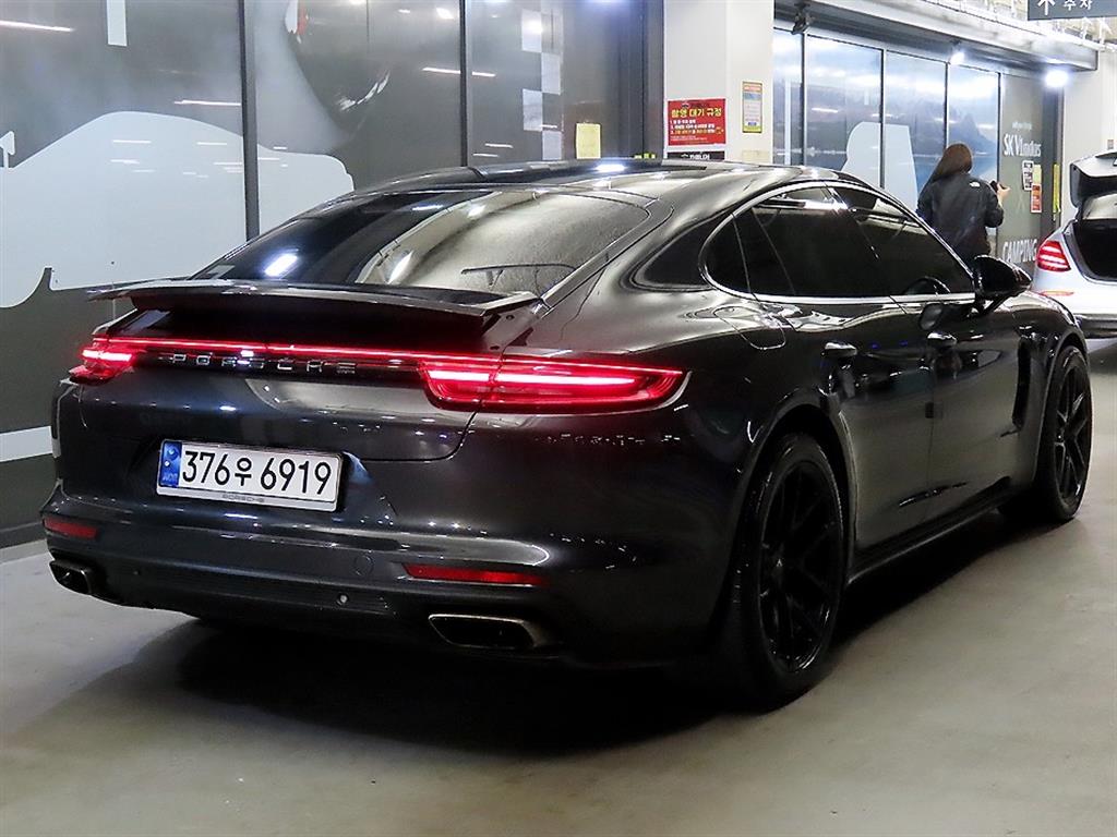 Porsche Panamera - Vista 4