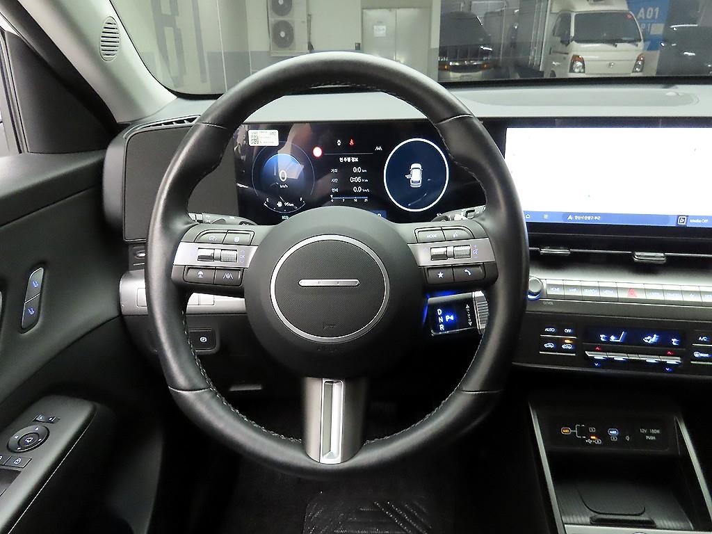 HYUNDAI Kona - Vista 7